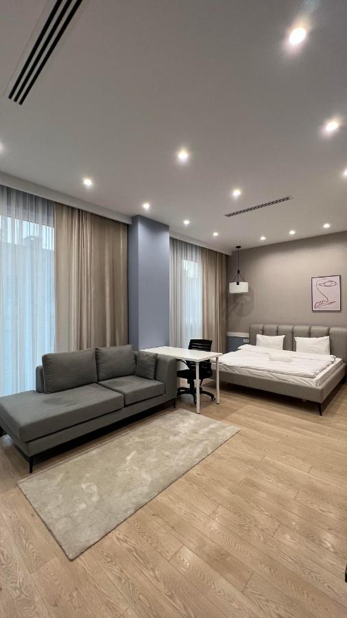 Hotel Manica Esentai City Алма Ата Екстериор снимка