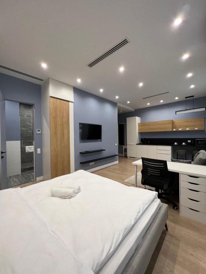 Hotel Manica Esentai City Алма Ата Екстериор снимка