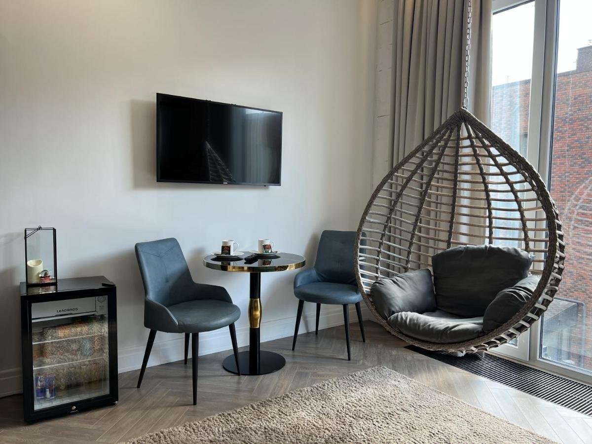 Hotel Manica Esentai City Алма Ата Екстериор снимка