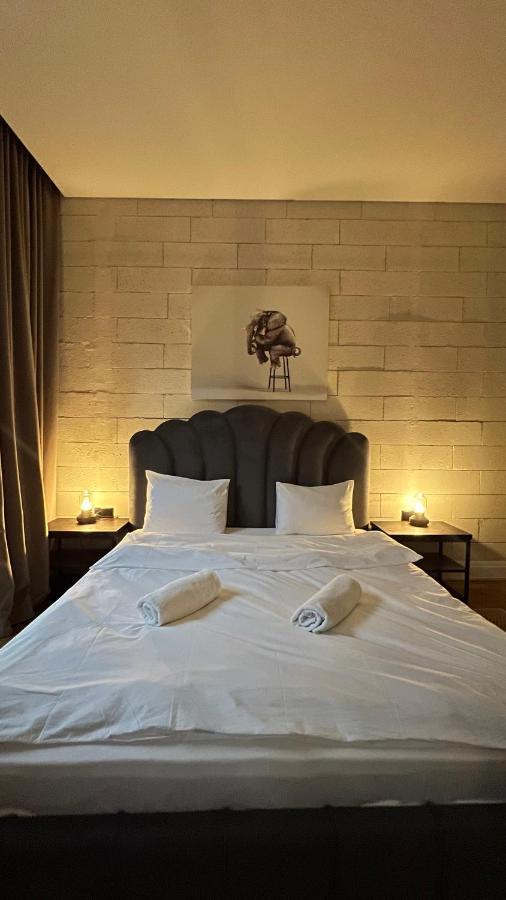 Hotel Manica Esentai City Алма Ата Екстериор снимка