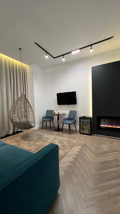 Hotel Manica Esentai City Алма Ата Екстериор снимка