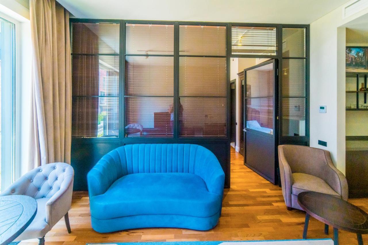 Hotel Manica Esentai City Алма Ата Екстериор снимка