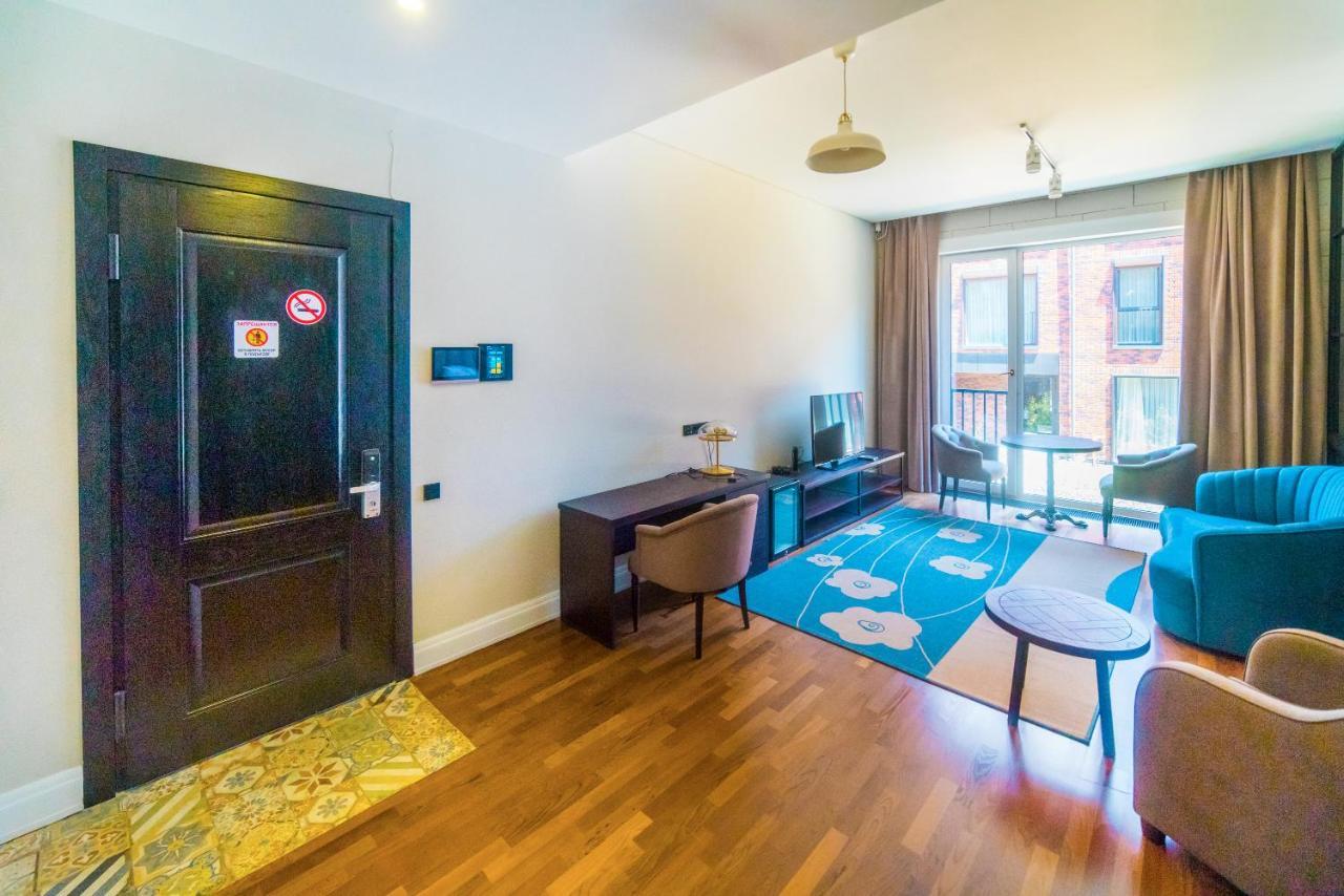 Hotel Manica Esentai City Алма Ата Екстериор снимка