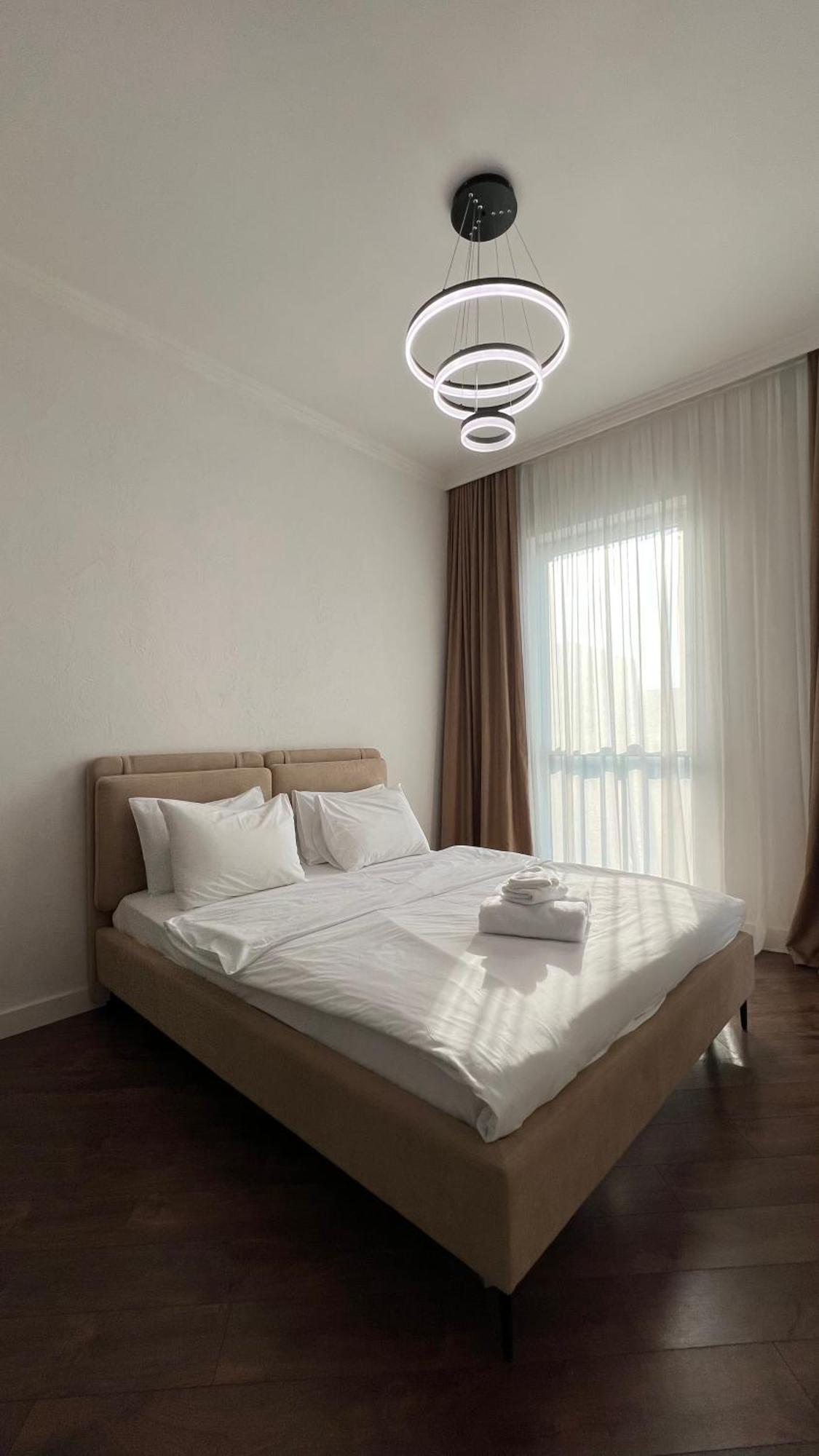 Hotel Manica Esentai City Алма Ата Екстериор снимка
