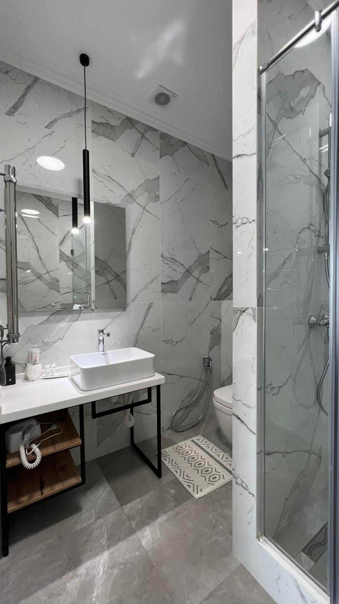 Hotel Manica Esentai City Алма Ата Екстериор снимка