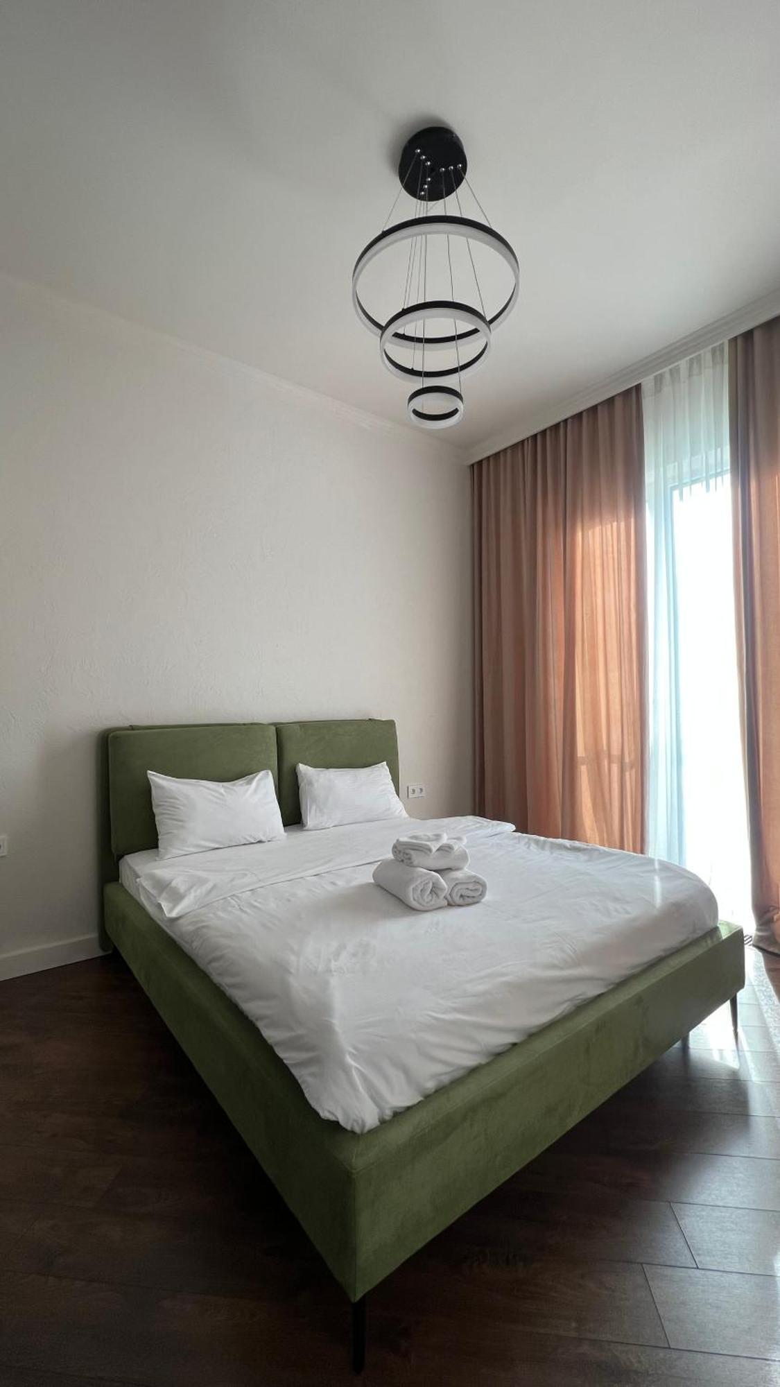 Hotel Manica Esentai City Алма Ата Екстериор снимка