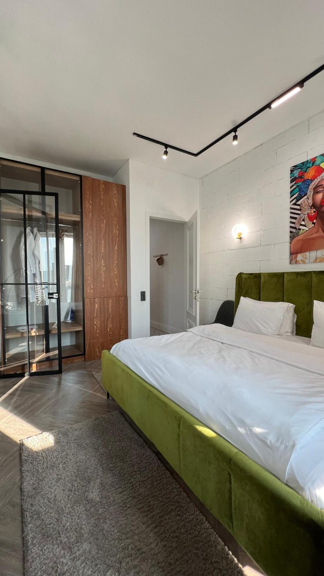 Hotel Manica Esentai City Алма Ата Екстериор снимка