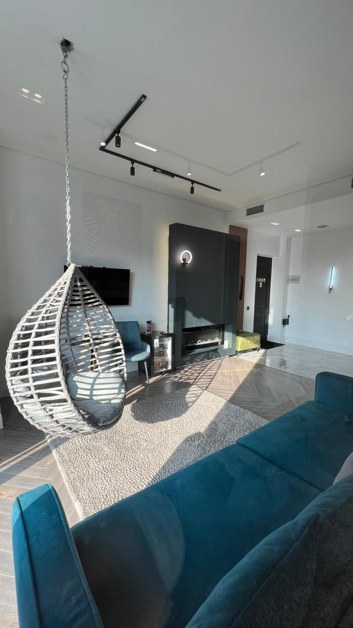 Hotel Manica Esentai City Алма Ата Екстериор снимка